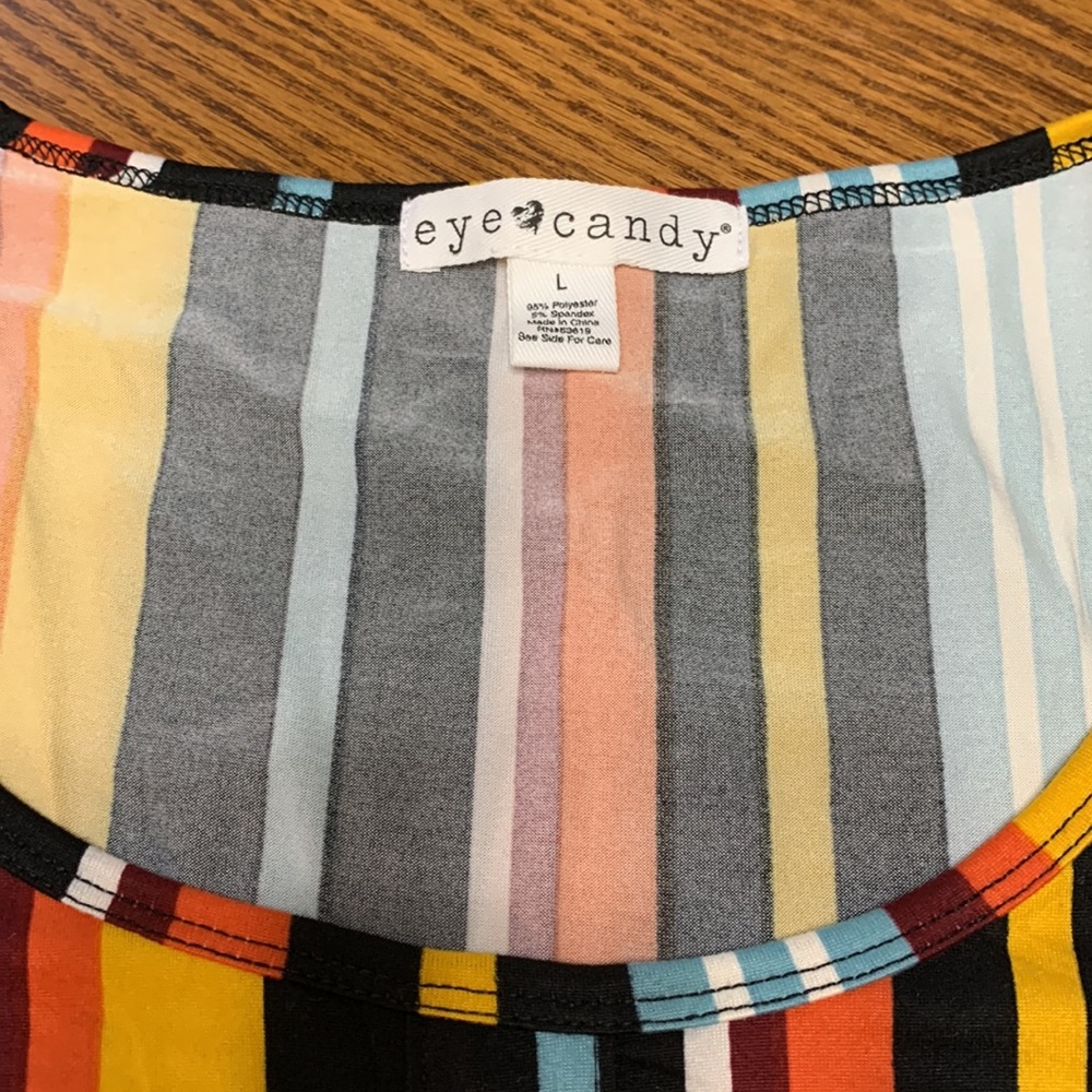 Eye candy crop top size large - Picture 2 of 3